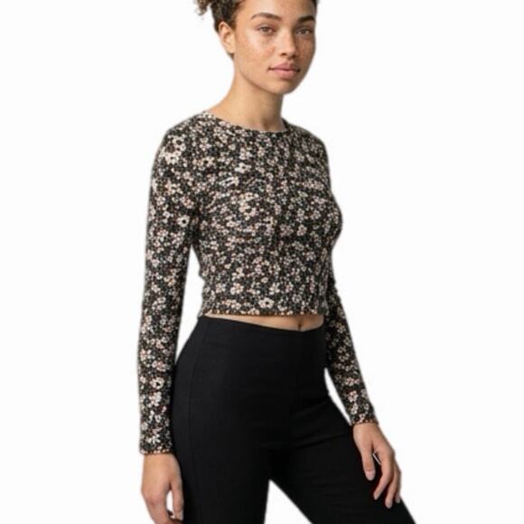 wild fable Tops - Wild Fable Women's T-Shirt Size L Floral Print Long Sleeve Ribbed Knit Crew Neck